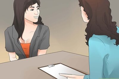How to Avoid Looking Inappropriate for the Office (for Women)