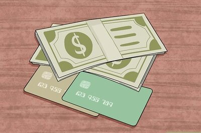 How to Use a Money Clip