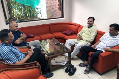 Regional Parties Come Out in Support of Kejriwal's Dharna, Congress Opposes it