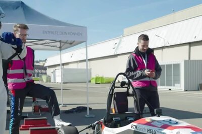 YouTuber Tom Scott Drives Fastest Car in the World and it Does 1-100 in Less Than a Second