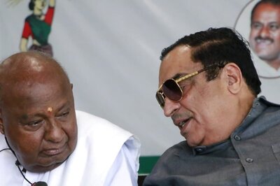 CM Only in Name, JDS Leader Ibrahim Gets the Boot Again as Deve Gowda Picks Son HDK to Lead K'taka Unit