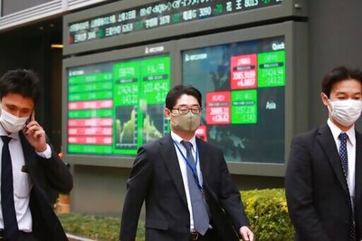 World Shares Edge Higher As Hopes Turn To Stimulus, Vaccines