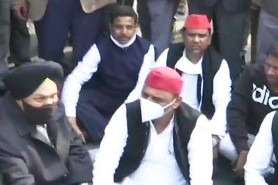 'Farmers' Protest a Movement to Restore Democratic Values': Akhilesh Yadav Says People Emotionally Linked to Stir