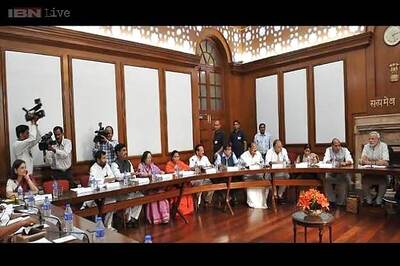 Cabinet reviews Jan Dhan scheme; banks open over 3 crore accounts