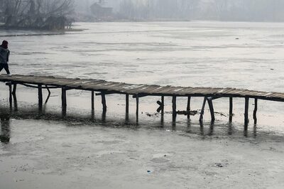 Weather LIVE Updates: North India Shivers; Below Freezing Point in Parts of Kashmir, Dal Lake Partially Frozen 