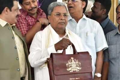 Karnataka: 7th Pay Commission Recommends 27.5% Pay Hike of Govt Employees, CM Siddaramaiah To Make Announce Today