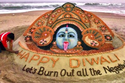 'Spirit of Joy & Well Being': PM Modi, President Murmu Lead Diwali Wishes on Twitter