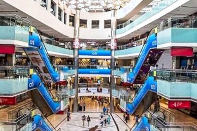 Relaxation of Rules in Mumbai Now Permits People Under-18 To Visit Malls, Staff Need to Be Jabbed Once