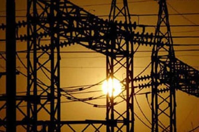 Poor rainfall, technical glitches worsen UP's power crisis
