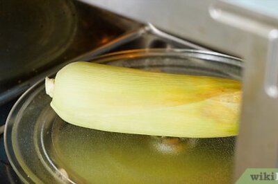 How to Cook Corn in the Microwave
