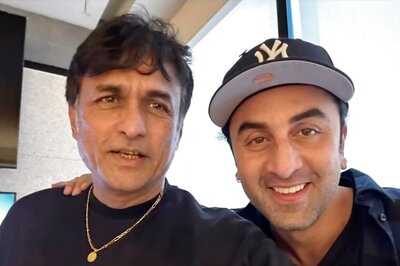 Ranbir Kapoor Smiles In New Photo From Ramayana Sets, Poses With 'Vishwamitra' | Check Here