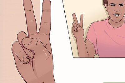 How to Do the Peace Sign
