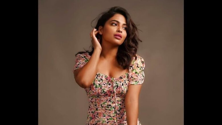 Bigg Boss Telugu Fame Alekhya Harika To Make Her Film Debut With Santhosh Shobhan