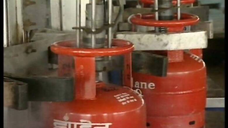 Aadhaar not mandatory for LPG subsidy; bank account sufficient: Government