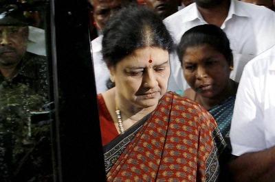 I-T Officials Ready to Question Sasikala in Prison But There's a Problem. She is on 'Maun Vrat'