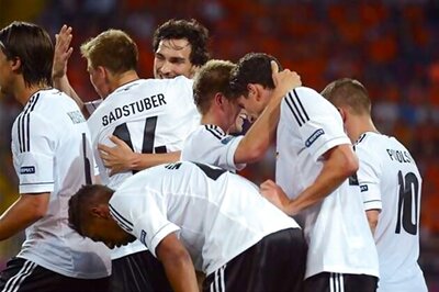 Gomez brace gives Germany win over Dutch
