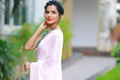Ashu Reddy Serves Goddess Vibes In A Shimmer Chiffon Saree