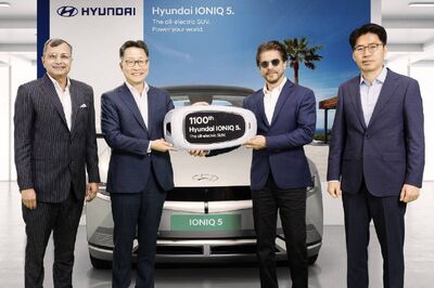 Hyundai Honors Shah Rukh Khan with the 1100th Unit of Ioniq 5, Details Inside
