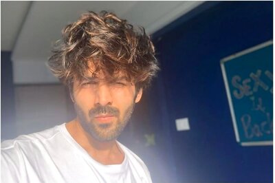 Thodi Tareef Karo Please: Kartik Aaryan Desperately Needs You to Pay Him Some Compliments