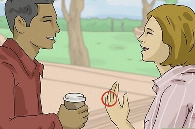 How to Find out if a Girl Is Single