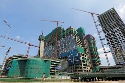 Sri Lanka's economy contracts 1.6% in first quarter