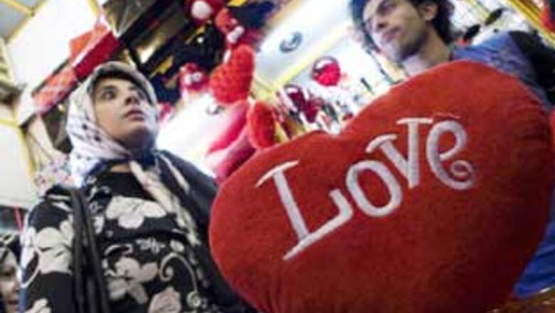 Feel the love: Iranians celebrate V-Day