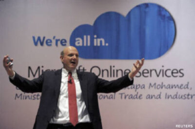 Microsoft CEO bonus curbed for Kin, tablet failures