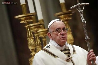 On Christmas, Pope urges world to be open to God