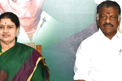 Tamil Nadu: Setback to OPS Faction as Commission Probing Jaya's Death Recommends Probe Against Sasikala