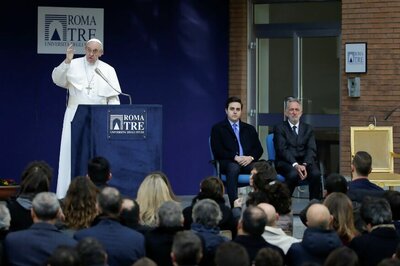 Stop Hurling Insults and Listen, Pope Francis Tells Politicians