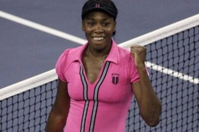 Parents Federer, Clijsters enter US Open second round