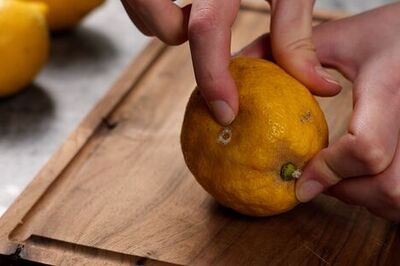 5 Signs a Lemon Has Gone Bad + Best Storage Tips