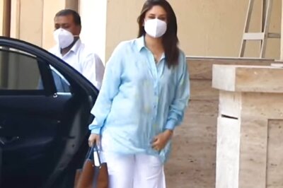New Mother Kareena Kapoor Khan Opts for an Oversized Shirt to Visit BFF Amrita Arora