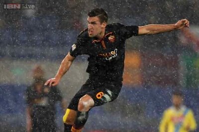 Manchester United warned off Roma's Kevin Strootman