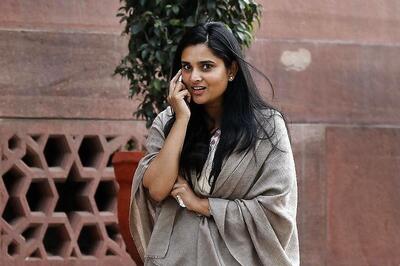 Miffed Over Seating Arrangement, Ramya Reluctantly Sounds Congress Poll Bugle in Karnataka