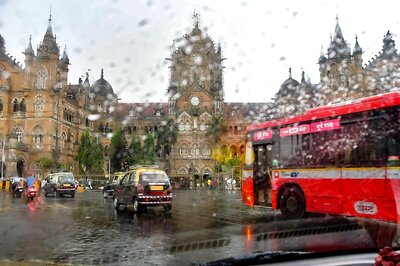 Mumbai's Roller Coaster Weather Leave Citizens Perplexed; Farmer Suffer Major Losses in Unseasonal Rains