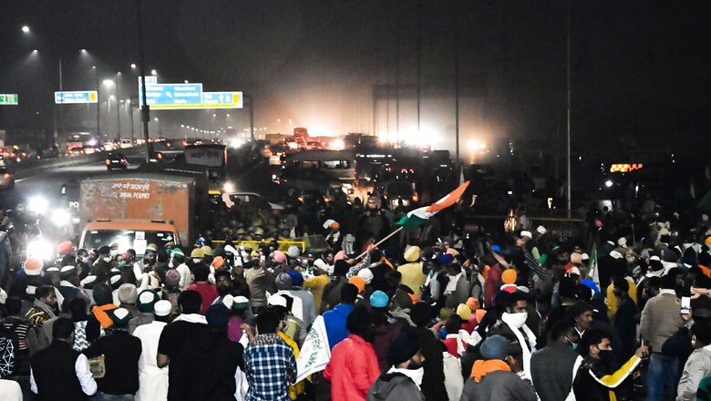Plea in SC Seeks Removal of Farmers Protesting at Delhi Borders, Cites Lapses in Ambulance Service, Covid-19