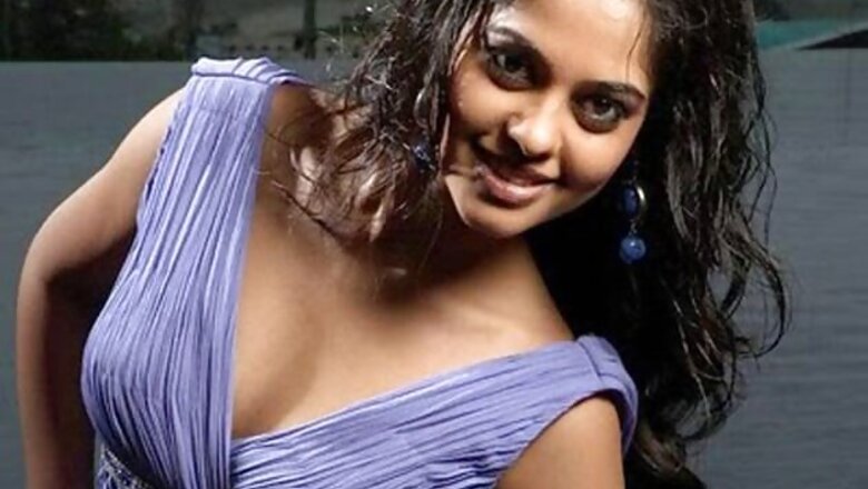 Actress Bindu Madhavi injured in an accident