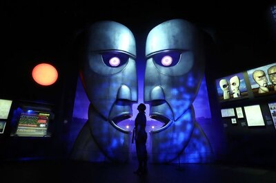 We Don't Need No Social Distance: US Police Bust Pink Floyd's 'Corona Party'