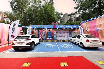 Delhi Deputy CM Manish Sisodia Inaugurates East Delhi's First Smart Electric Vehicle Charging Station