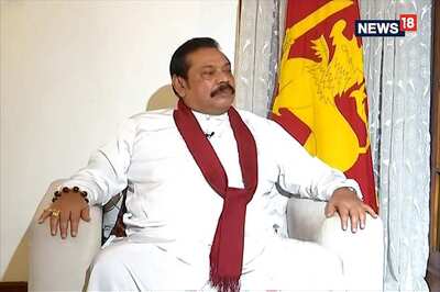 Sri Lankan PM Mahinda Rajapaksa Arrives at Tirumala for Worship