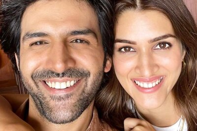 Kartik Aaryan, Kriti Sanon Are All Smiles as They Announce Schedule Wrap Of Shehzada; See Pic