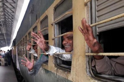 Indian Fishermen Released From Pakistan Jail Arrive in India