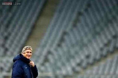 Manchester City's coach hails team winning character