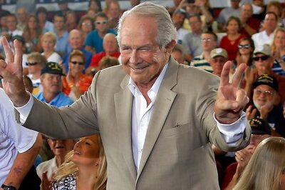 Pat Robertson, Influential US Televangelist Dies, at 93