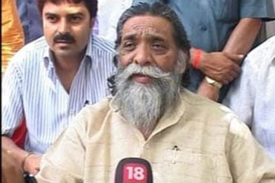 Shibu Soren stakes claim to form Jharkhand govt