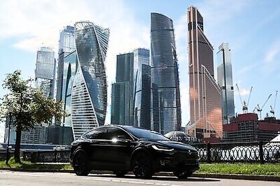 Tesla Launches $5 Billion Capital Raise, Tapping In On Share Surge