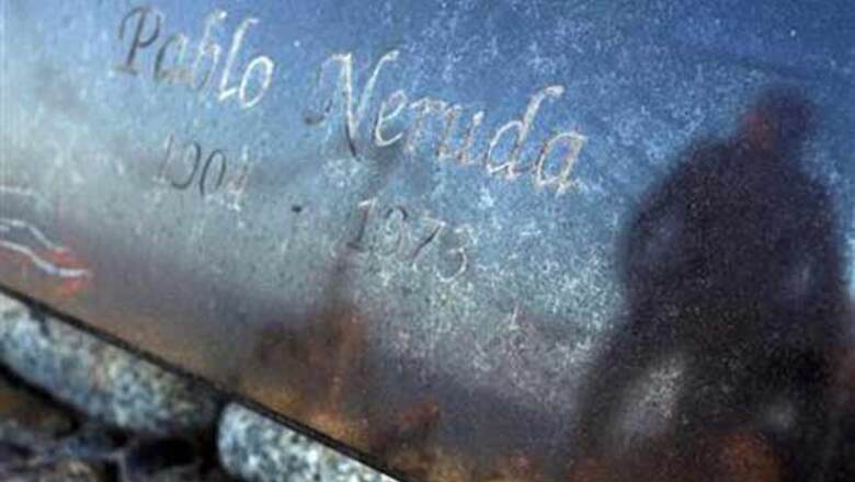 Chile's Neruda bone remains to be analyzed in US