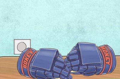 The Best Ways to Clean Hockey Gloves: 2 Methods