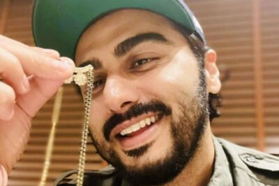 Arjun Kapoor Lovingly Stares at Mangalsutra in Latest Pic, Reveals Its 'Personal' Connection